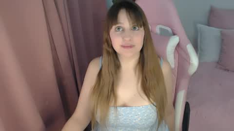 Snapshot of caminicole chatting on 04.04.26 Nicole online show from 04.04.26