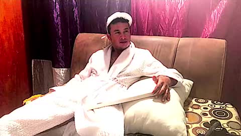 Snapshot of camivaron chatting on 02.06.25 camivaron online show from 02.06.25