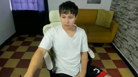 can pasion  Esteban online show from 10.05.25