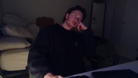 Snapshot of canadianstud18 chatting on 02.11.25 Devon online show from 02.11.25