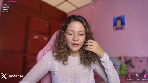 Snapshot of candase_ chatting on 10.27.25 Candase online show from 10.27.25