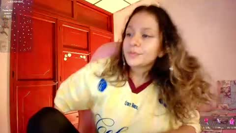 Snapshot of candase_ chatting on 06.25.26 Candase online show from 06.25.26