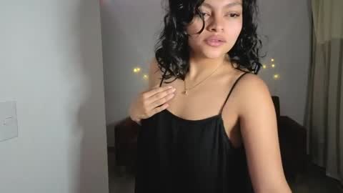 Snapshot of candela___ chatting on 05.18.26 Cancela online show from 05.18.26