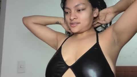 Snapshot of candela___ chatting on 05.22.26 Cancela online show from 05.22.26