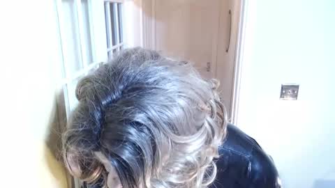 candi smokes online show from 11.23.25