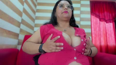 Candy  Brown online show from 12.11.24