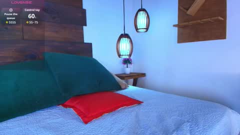 Snapshot of candy_feett chatting on 02.14.26 Jolie online show from 02.14.26