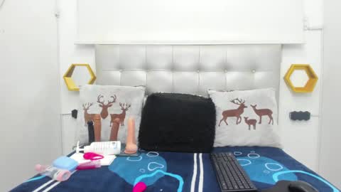 Snapshot of candy_hotsexxxx chatting on 12.07.24 candy_hotsexxxx online show from 12.07.24