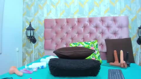 Snapshot of candy_hotsexxxx chatting on 02.10.25 candy_hotsexxxx online show from 02.10.25