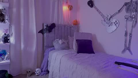 Snapshot of candy_li29 chatting on 11.01.25 Jamie online show from 11.01.25