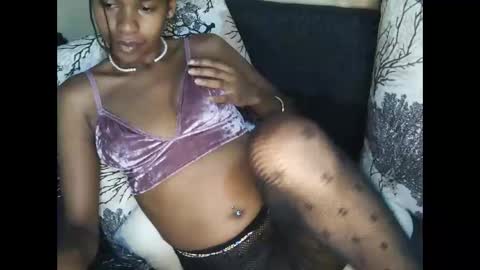 Snapshot of candybrown001 chatting on 10.28.25 candybrown001 online show from 10.28.25