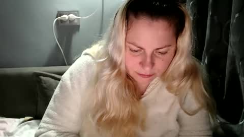 Laura online show from 10.10.25