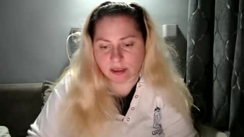 Laura online show from 10.12.25