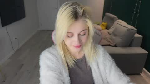 Snapshot of candyhannah chatting on 04.22.26 You can call me HH online show from 04.22.26