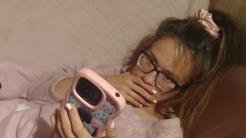 Snapshot of candylady13 chatting on 10.24.25 say meow and send tips online show from 10.24.25