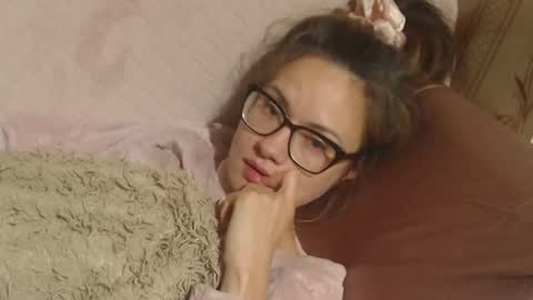 Snapshot of candylady13 chatting on 10.27.25 say meow and send tips online show from 10.27.25