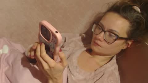 Snapshot of candylady13 chatting on 12.17.25 say meow and send tips online show from 12.17.25