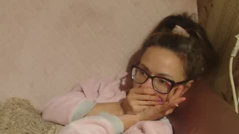 Snapshot of candylady136 chatting on 10.18.25 say meow and send tip online show from 10.18.25