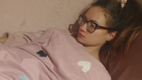 Snapshot of candylady136 chatting on 11.15.25 say meow and send tip online show from 11.15.25