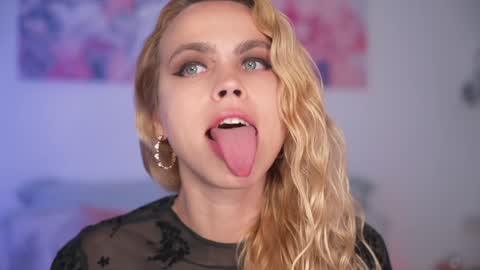 Snapshot of candylisa chatting on 03.08.25 FANSLY - online show from 03.08.25