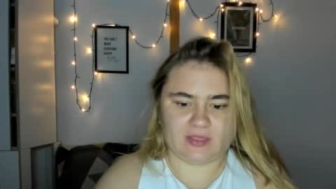 Snapshot of candymilas chatting on 12.02.24 candymilas online show from 12.02.24