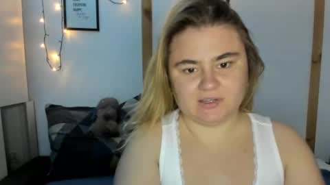 Snapshot of candymilas chatting on 12.04.24 candymilas online show from 12.04.24