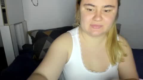 Snapshot of candymilas chatting on 12.05.24 candymilas online show from 12.05.24