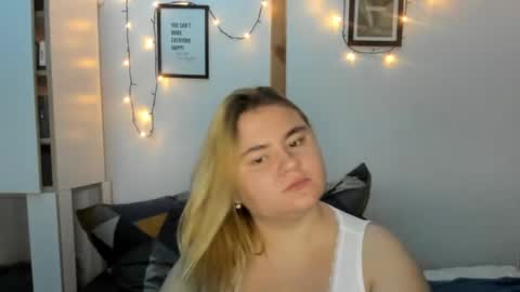 Snapshot of candymilas chatting on 12.06.24 candymilas online show from 12.06.24