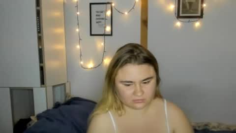 Snapshot of candymilas chatting on 01.10.25 candymilas online show from 01.10.25