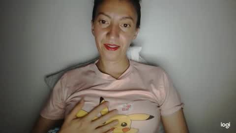 Snapshot of candymilfff chatting on 01.11.25 candymilfff online show from 01.11.25