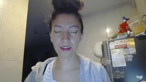 Snapshot of candymilfff chatting on 01.31.25 candymilfff online show from 01.31.25