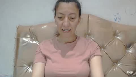 Snapshot of candymilfff chatting on 02.08.25 candymilfff online show from 02.08.25