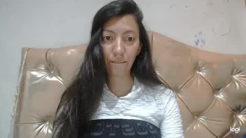 Snapshot of candymilfff chatting on 02.19.25 candymilfff online show from 02.19.25