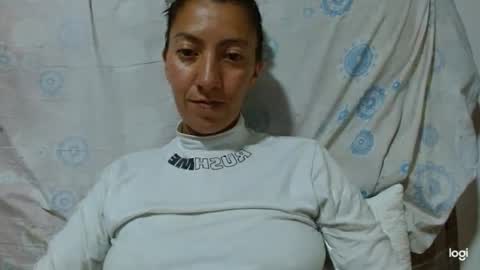 Snapshot of candymilfff chatting on 09.23.25 candymilfff online show from 09.23.25