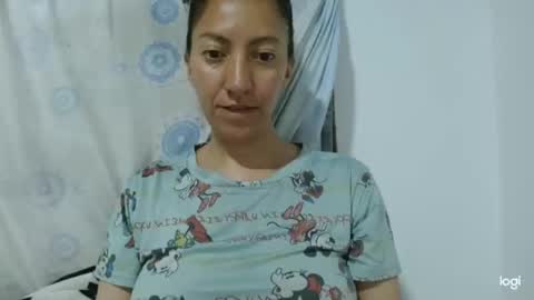 Snapshot of candymilfff chatting on 10.15.25 candymilfff online show from 10.15.25
