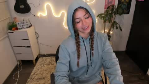 Snapshot of candyxpeach chatting on 04.25.26 Camilla online show from 04.25.26