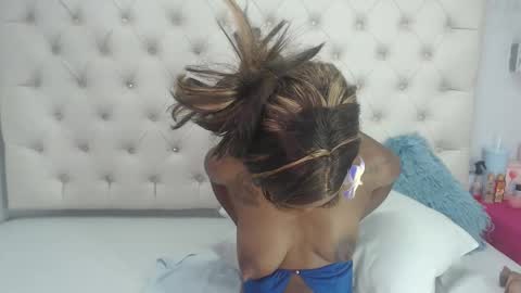 Snapshot of candyy_ebony chatting on 10.21.25 Candy Ebony online show from 10.21.25