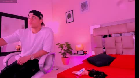 Snapshot of candyygirl_1 chatting on 09.30.25 Candy online show from 09.30.25