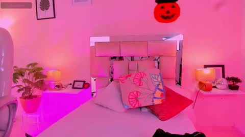 Snapshot of candyygirl_1 chatting on 10.08.25 Candy online show from 10.08.25