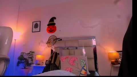 Snapshot of candyygirl_1 chatting on 11.03.25 Candy online show from 11.03.25