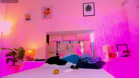 Snapshot of candyygirl_1 chatting on 11.10.25 Candy online show from 11.10.25