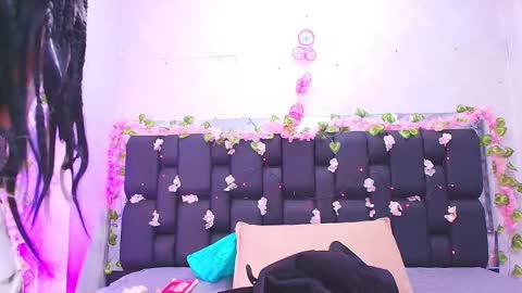 Aura  online show from 09.17.25