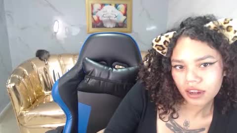 Snapshot of canela_s1 chatting on 10.11.25 canela_s1 online show from 10.11.25