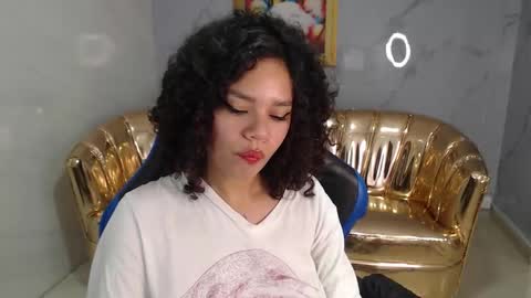 Snapshot of canela_s1 chatting on 10.13.25 canela_s1 online show from 10.13.25