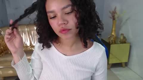 Snapshot of canela_s1 chatting on 10.21.25 canela_s1 online show from 10.21.25