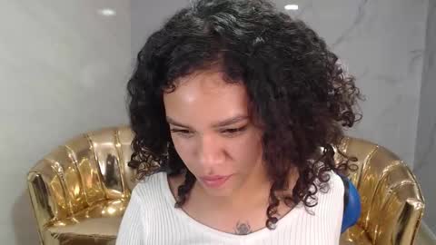 Snapshot of canela_s1 chatting on 10.22.25 canela_s1 online show from 10.22.25