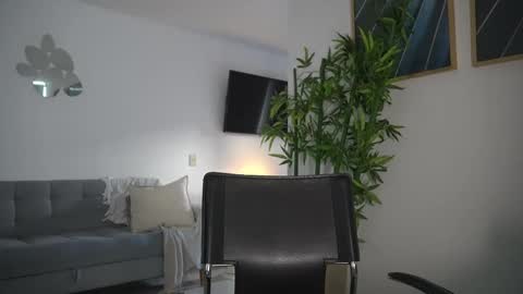 Snapshot of canelasungirl chatting on 11.08.25 Jency NEW IG IMCANELA online show from 11.08.25