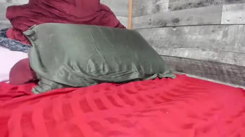 canuk1983 online show from 02.10.26