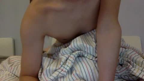 Snapshot of caobicao chatting on 01.25.25 contrast moe online show from 01.25.25