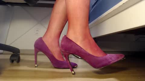 Snapshot of caolau chatting on 10.04.25 Miss Di online show from 10.04.25